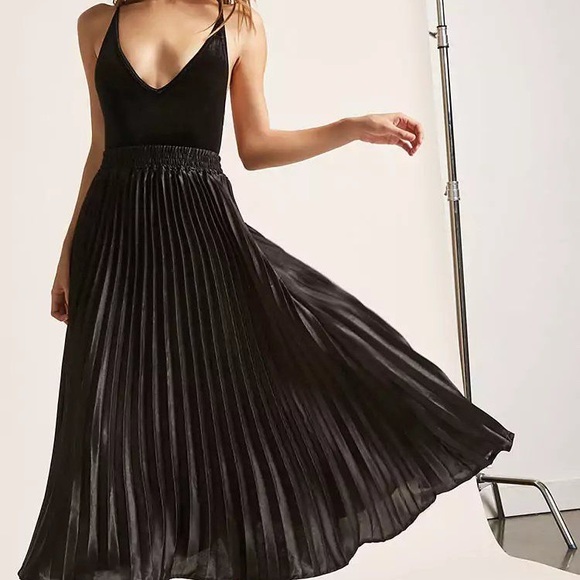 American Apparel Dresses & Skirts - *2 for $20* Accordion Pleated Maxi Skirt